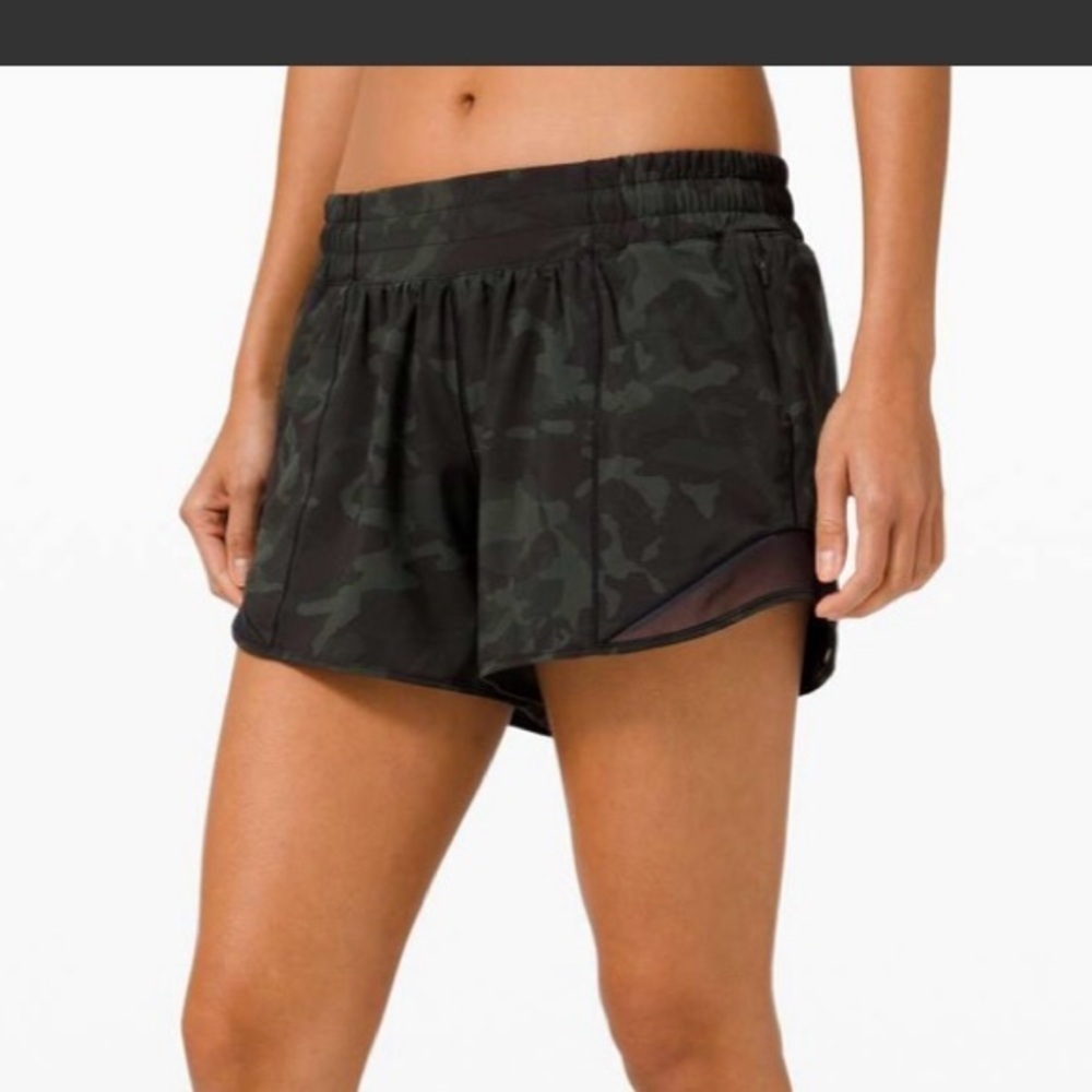 Lululemon Hotty Hot Short II
*Long 4"
Incognito Camo Multi Gator Green / Black